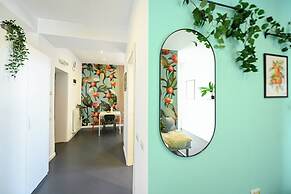 Urban Elegance Stylish Central Stay