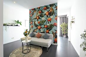 Urban Elegance Stylish Central Stay