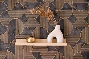 Urban Elegance Stylish Central Stay