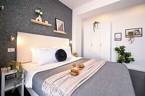 Urban Elegance Stylish Central Stay
