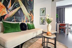 Urban Elegance Stylish Central Stay