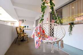 Urban Elegance Stylish Central Stay
