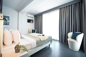 Urban Elegance Stylish Central Stay