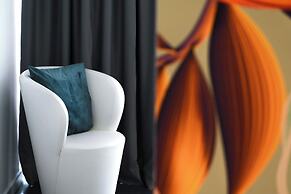 Urban Elegance Stylish Central Stay