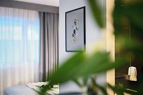 Urban Elegance Stylish Central Stay
