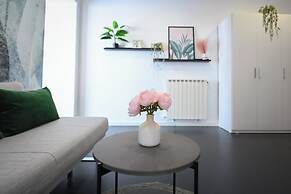 Urban Elegance Stylish Central Stay