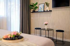 Urban Elegance Stylish Central Stay