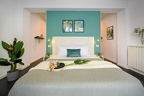 Urban Elegance Stylish Central Stay