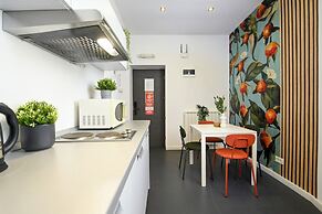 Urban Elegance Stylish Central Stay