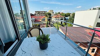 Urban Elegance Stylish Central Stay