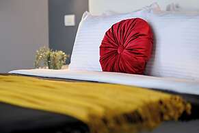 Urban Elegance Stylish Central Stay