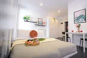 Urban Elegance Stylish Central Stay