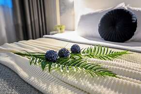 Urban Elegance Stylish Central Stay