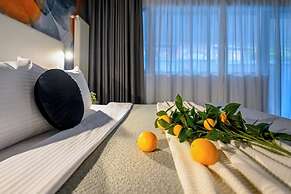 Urban Elegance Stylish Central Stay