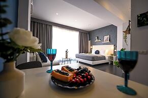 Urban Elegance Stylish Central Stay