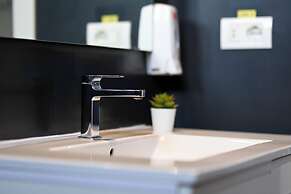 Urban Elegance Stylish Central Stay