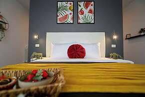Urban Elegance Stylish Central Stay