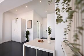 Urban Elegance Stylish Central Stay