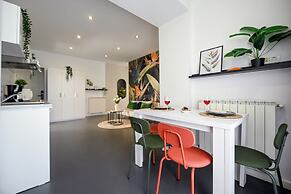 Urban Elegance Stylish Central Stay