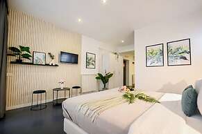 Urban Elegance Stylish Central Stay
