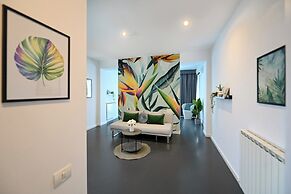 Urban Elegance Stylish Central Stay