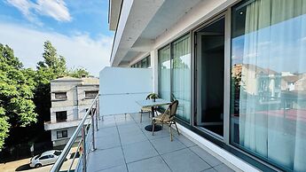 Urban Elegance Stylish Central Stay