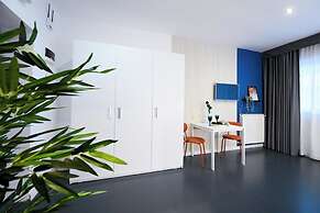 Urban Elegance Stylish Central Stay