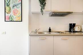 Urban Elegance Stylish Central Stay