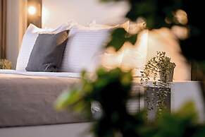 Urban Elegance Stylish Central Stay