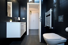Urban Elegance Stylish Central Stay