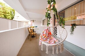 Urban Elegance Stylish Central Stay
