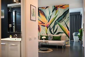 Urban Elegance Stylish Central Stay