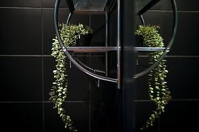 Urban Elegance Stylish Central Stay