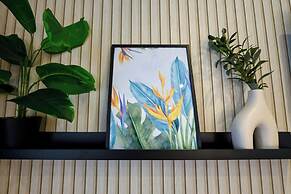 Urban Elegance Stylish Central Stay