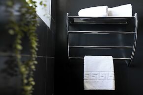 Urban Elegance Stylish Central Stay
