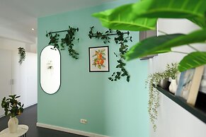 Urban Elegance Stylish Central Stay