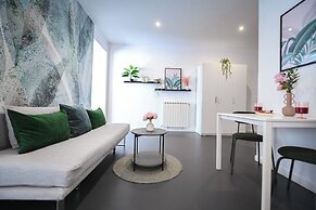Urban Elegance Stylish Central Stay