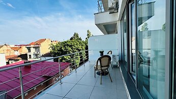 Urban Elegance Stylish Central Stay