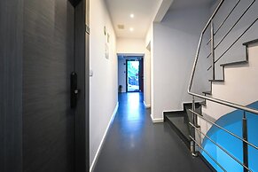 Urban Elegance Stylish Central Stay