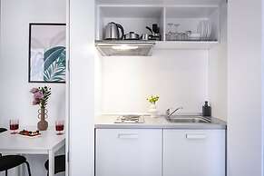 Urban Elegance Stylish Central Stay