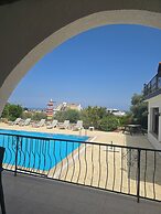 FIVE-FINGERS-HOLIDAY