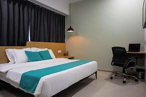 Hotel Saarthi Inn Surat