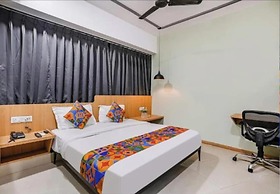 Hotel Saarthi Inn Surat