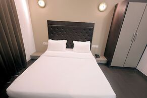 Palm Greens Suites & Banquet