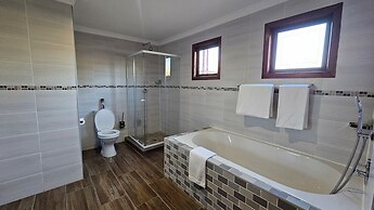 Zebra Hilltop Lodge