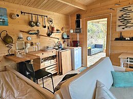 Cabin Sleeps 2 With Enclosed Garden