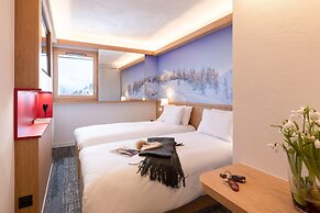 Modern Twin Room With Ski Facilities