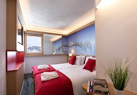 Modern Twin Room With Ski Facilities
