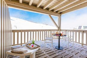 Modern Twin Room With Ski Facilities