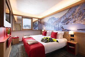 Modern Twin Room With Ski Facilities